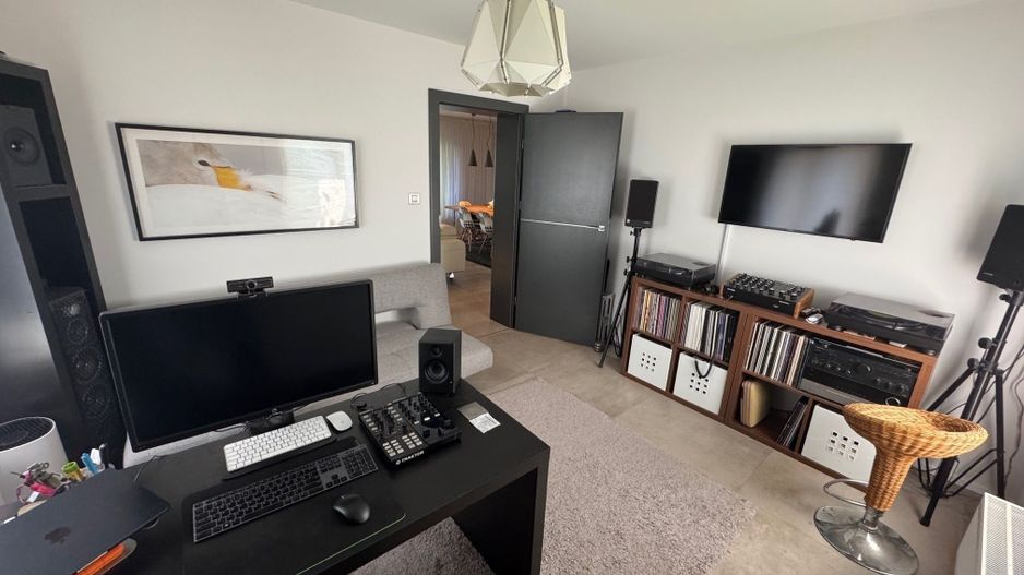 Vila de LUX Tunari, 214m2 utili, 600 curte - Poză 11