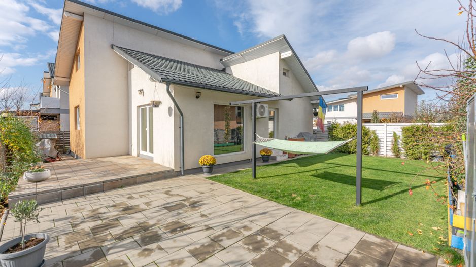 Casa mobilata utilata modern cartier Izvor Tarlungeni Brasov - Poză 1