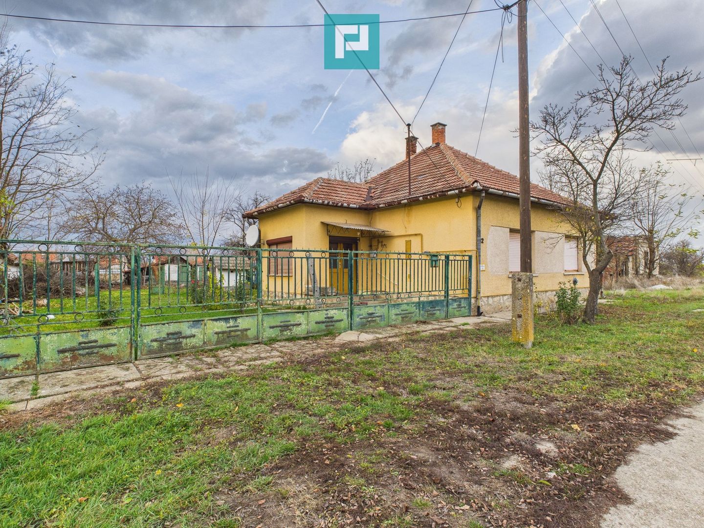 Casă cu 3 camere și potențial în Nagybanhegyes - Poză 2