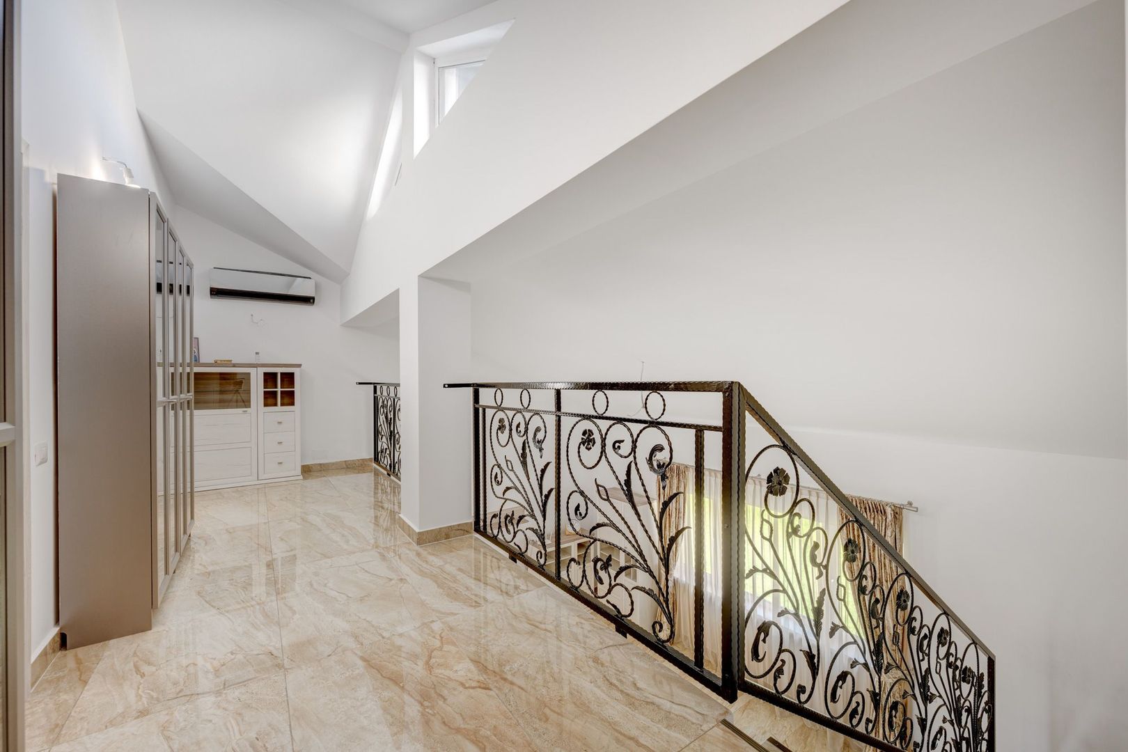 Casa cu Mesteceni!  Complex Lalelelor Domnești - Poză 38