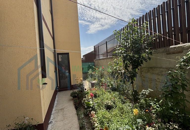 Persoană fizică, apartament cu 3 camere și grădină - Poză 7