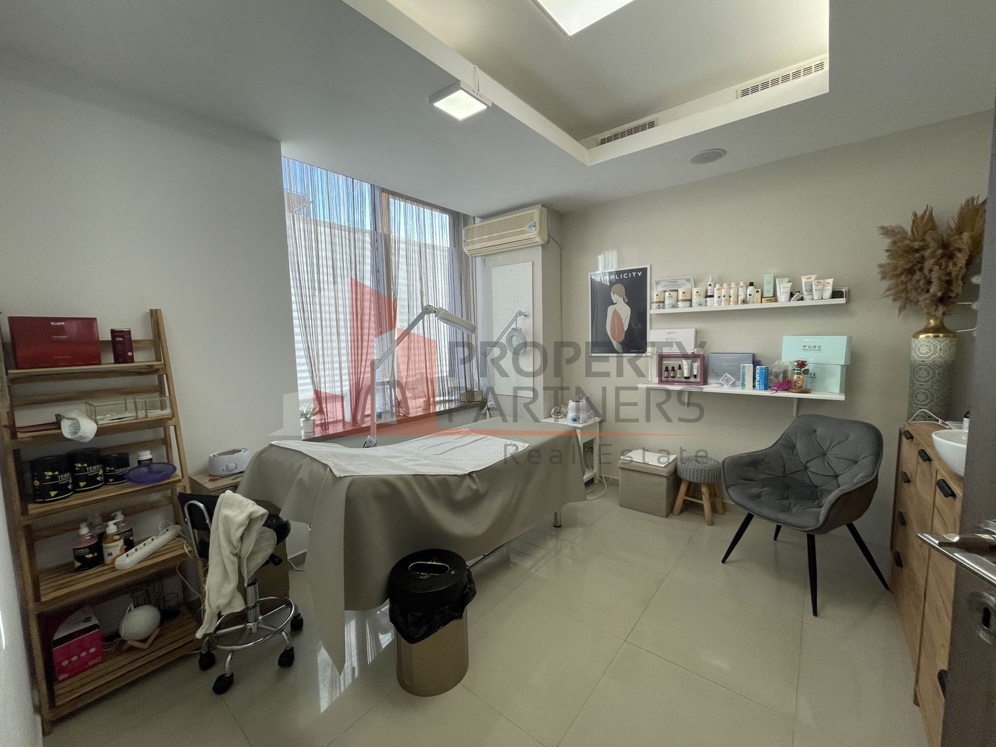 Laborator de analize | Birou | Comercial - Poză 9