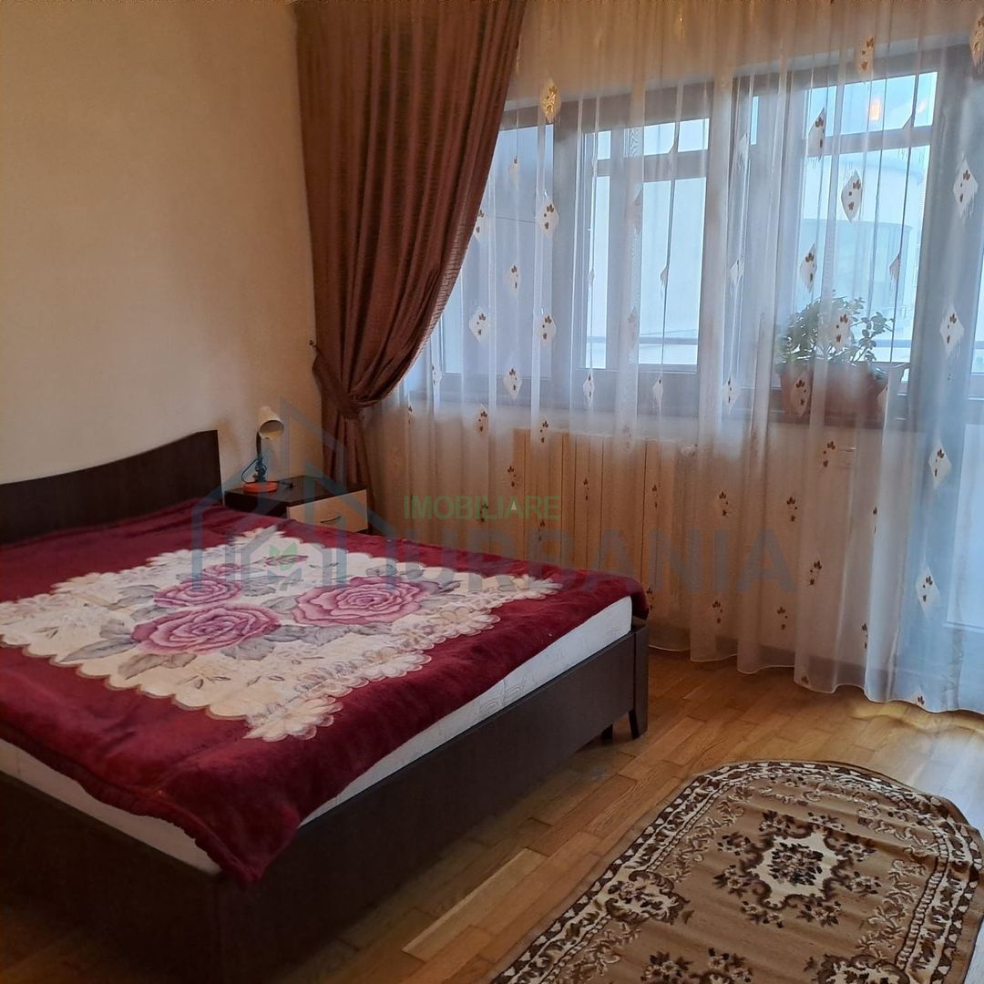 Apartament 4 Camere decomandat bloc Iasicon, central - Poză 1