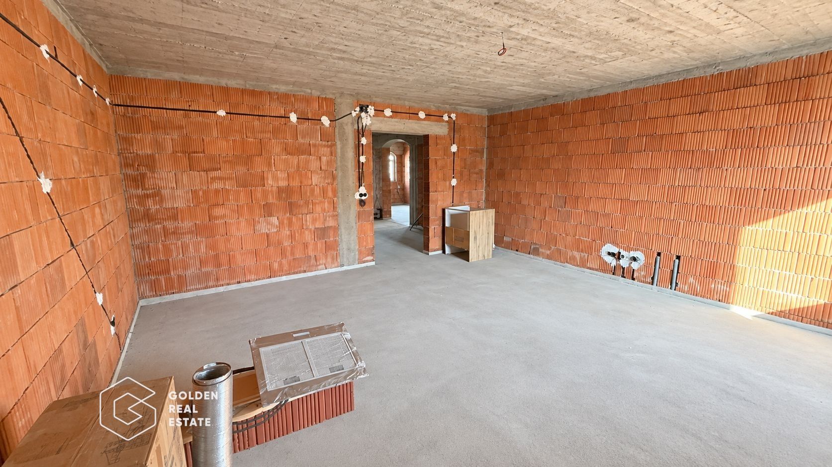 Casa cu 5 camere la rosu, nou construita, Sagu/ sau schimb cu apartament - Poză 9