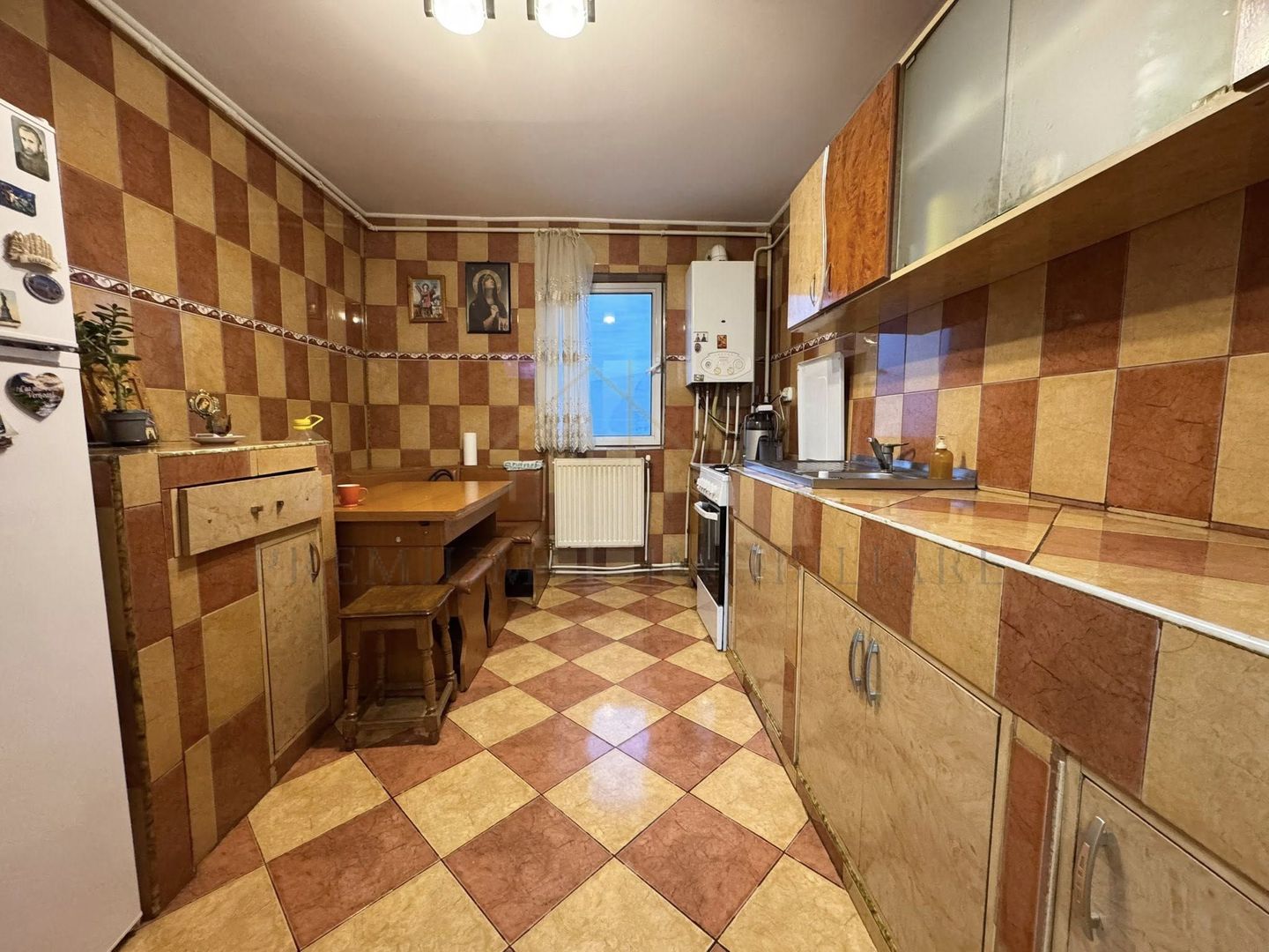 Apartament 4 Camere de vânzare în Onești - Poză 4