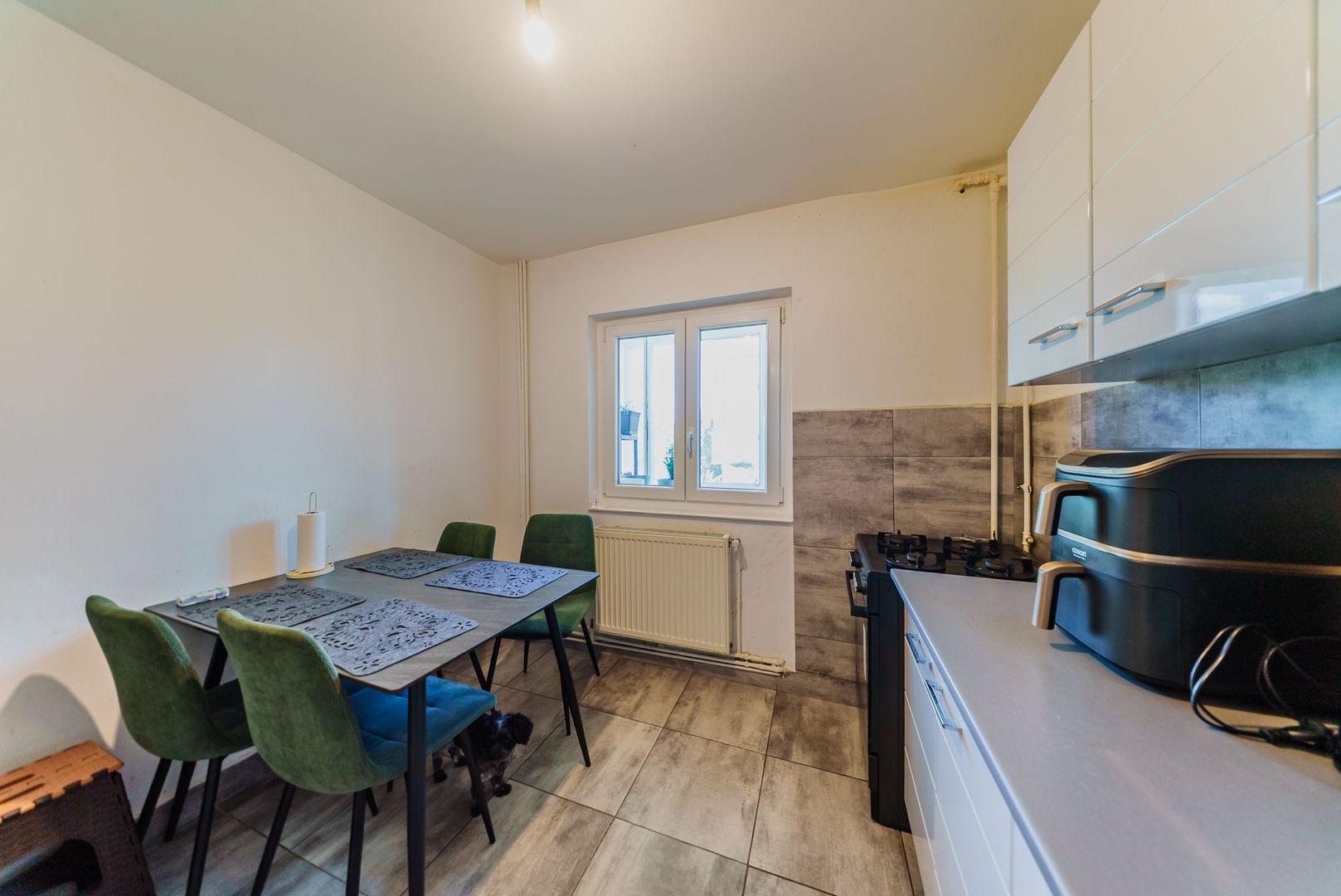 Apartament 2 camere, zona 300, decomandat, etaj 1 - Poză 5