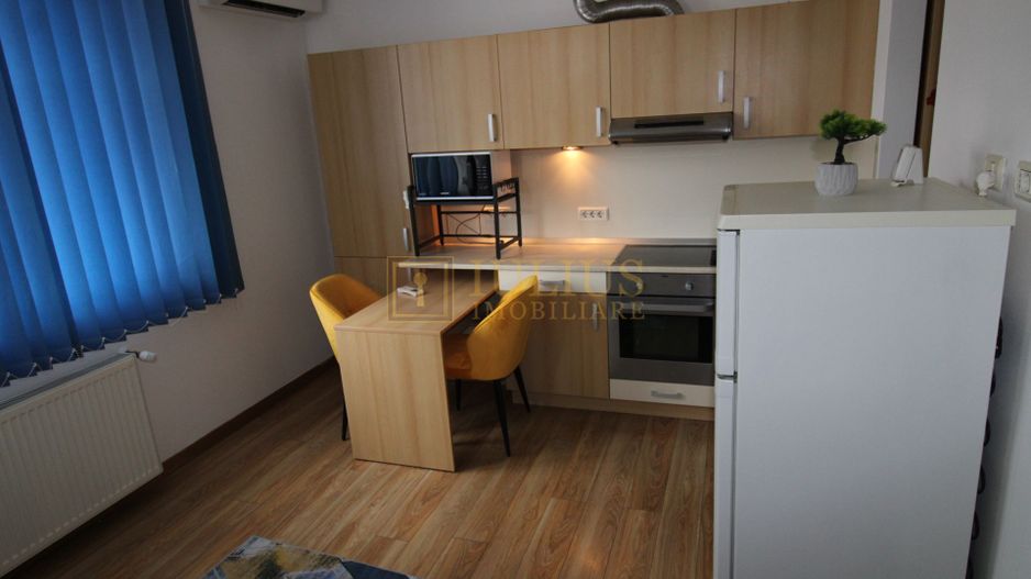 Se afla la 5 minute de Complex, ideal pentru studenti, centrala proprie - Poză 9