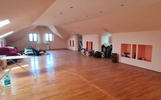 Vila cu piscina, 950  mp teren -  Piata Centrala, str. Posta Veche - Poză 9