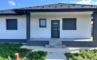 Casă de vânzare cu 4 camere în comuna Ciurea, cartier Chihan - Poză 1