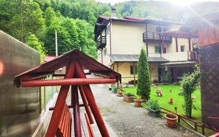 Casa de vacanta / Pensiune / Voineasa - Poză 3