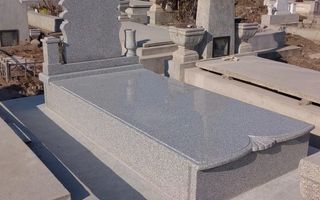 Loc de veci, lucrare din granit masiv, zona 737 Iași - Poză 1