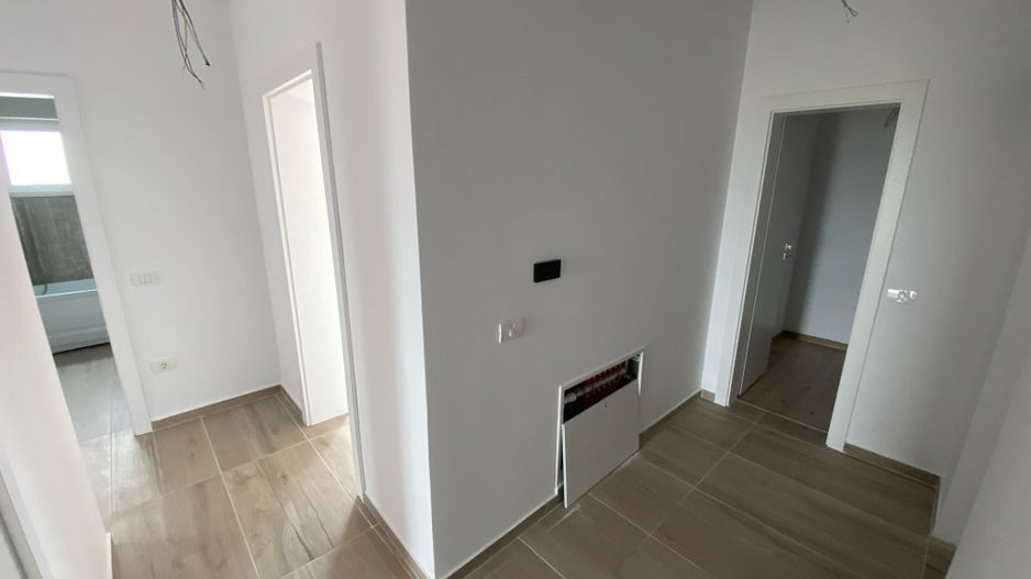 Giroc-Neptun | 2-3 Camere | Centrala proprie | Loc de parcare - Poză 2