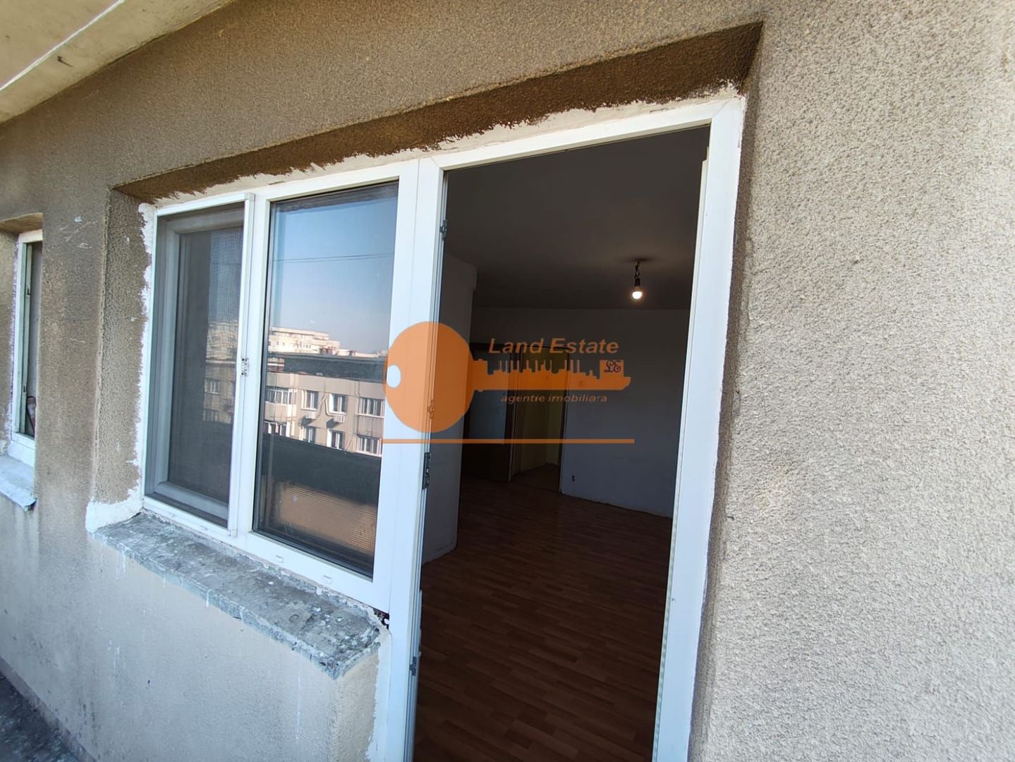 Garsoniera Gorjului-Bloc mixt(200 m metrou-1981) - Poză 13