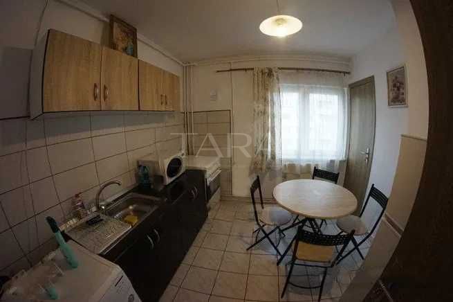 Apartament cu 3 camere Zona Centrala - Poză 5