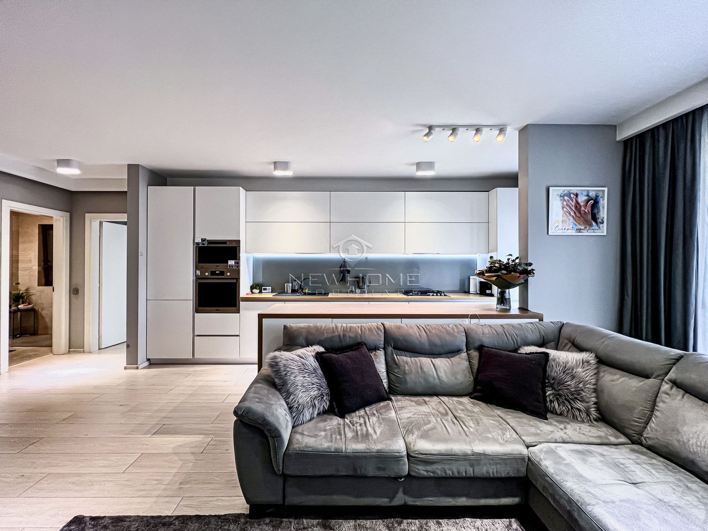 Apartament 2 camere 66 mp, zona Central - Poză 2