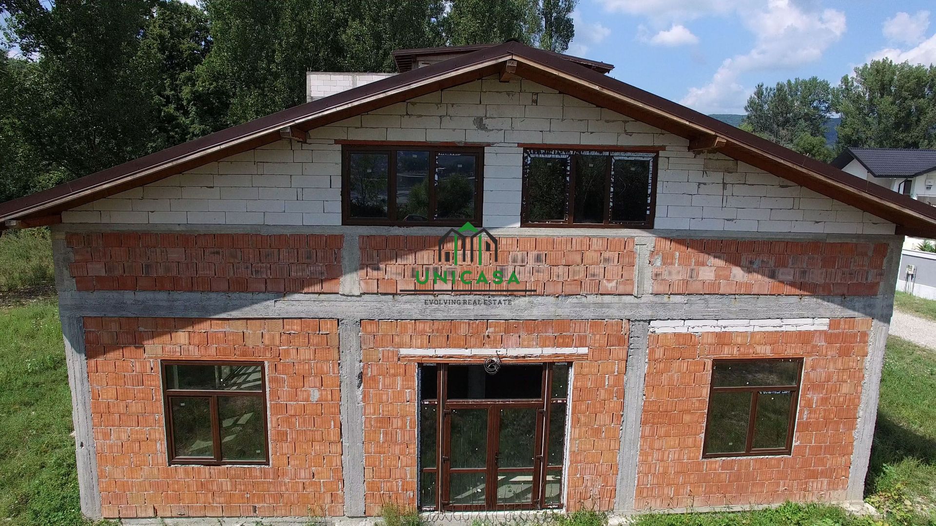 Pensiune de Vânzare cu Priveliște Panoramică către Râul Olt - Poză 9