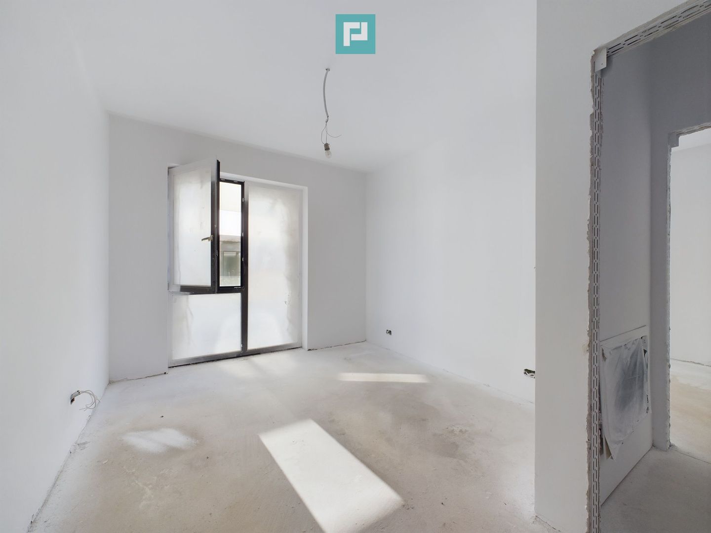 Apartament modern cu 4 camere, curte și terasă – liniște și confort ap - Poză 6