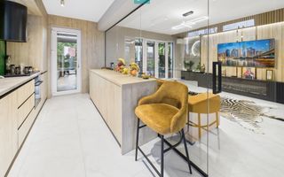 Casă modernă cu 5 camere, 4 băi și terasă închisă – Otopeni, central - Poză 14