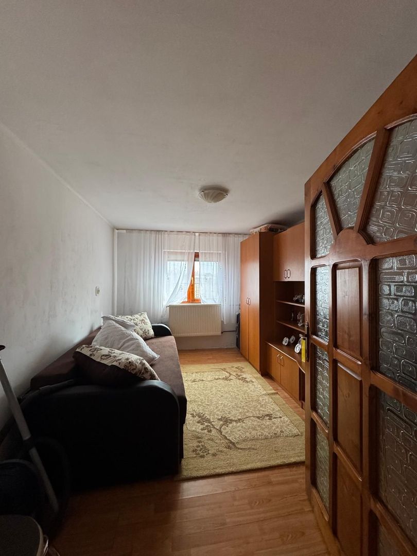 Casa de vanzare zona Sacadat - Poză 2