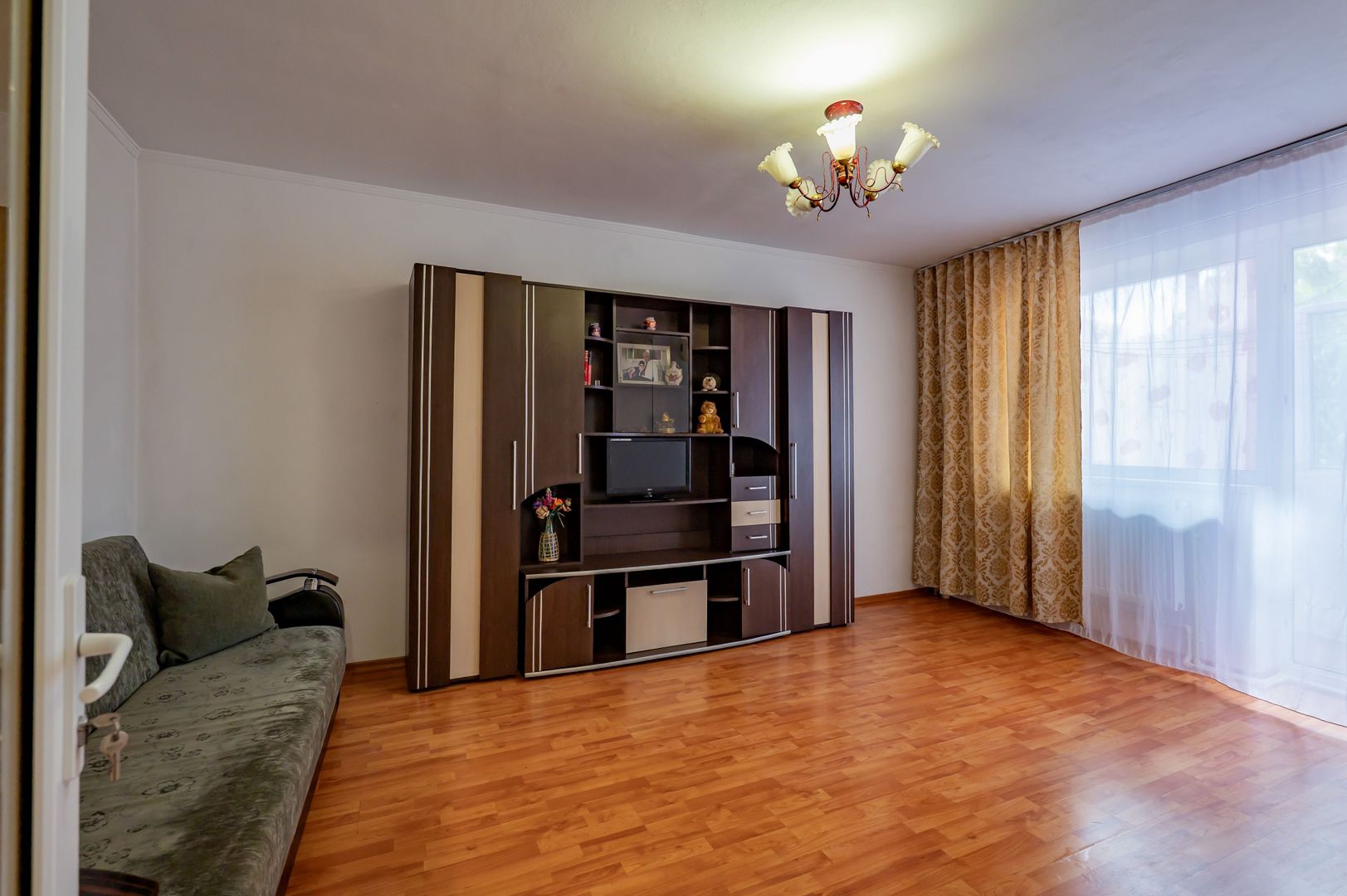 2 camere decomandate | Tomis III | Etaj 1 | Centrală proprie - Poză 1