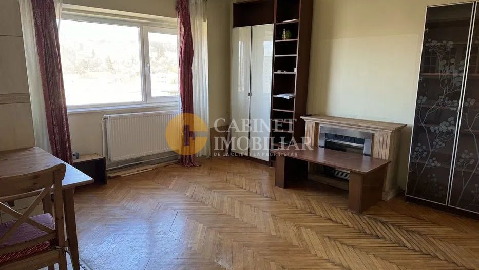 GARA - ARCU - 3 CAMERE DECOMANDAT - Poză 3