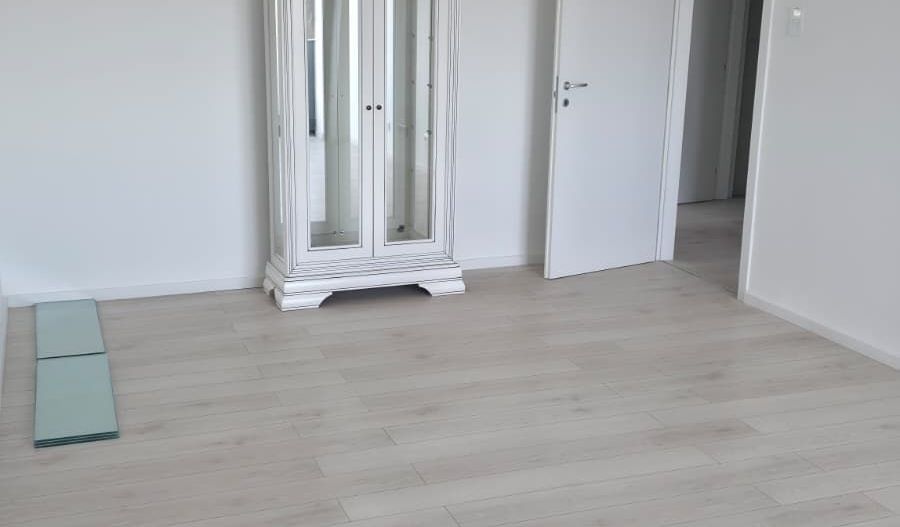 Apartament 3 camere și loc de parcare - Poză 4