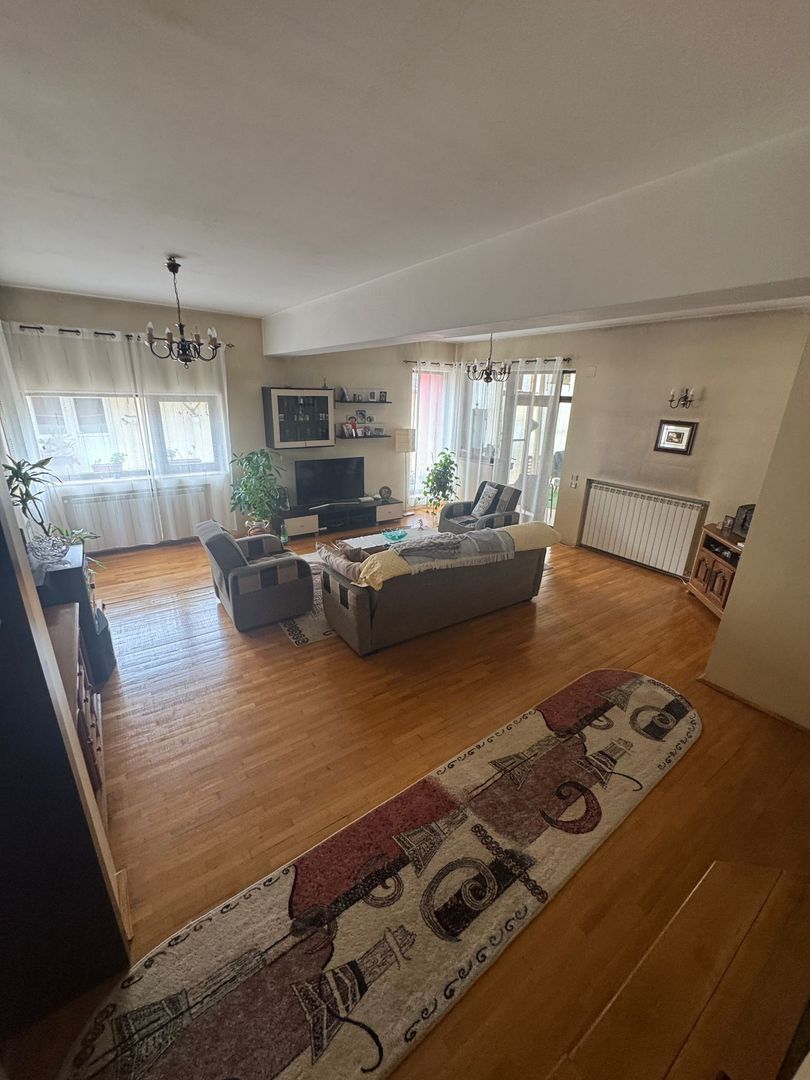 Casa de închiriat 7 camere Sector 4, ideal pentru clinica, gradinita - Poză 22