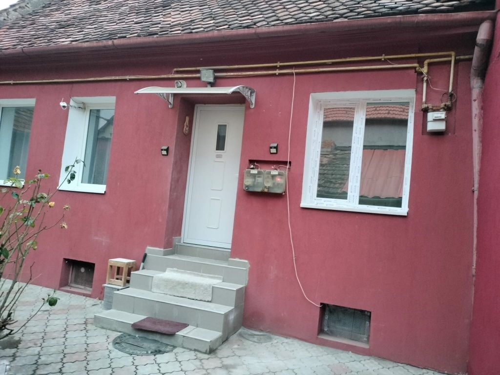 Garsonieră la casă, in zonă centrală, cu pod și beci. - Poză 12