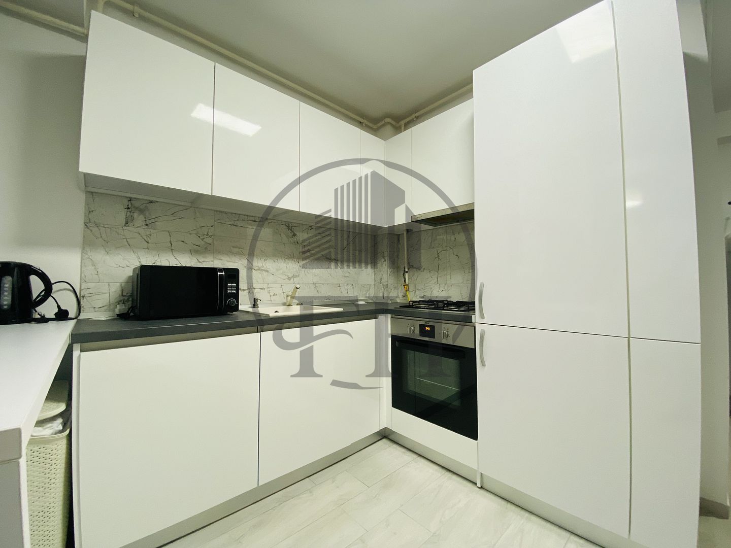 SOLD / VANDUT Apartament cu 2 camere de vânzare în zona Central - Poză 2