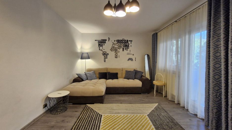 Apartament 3 camere  renovat in zona Lipovei - Poză 3