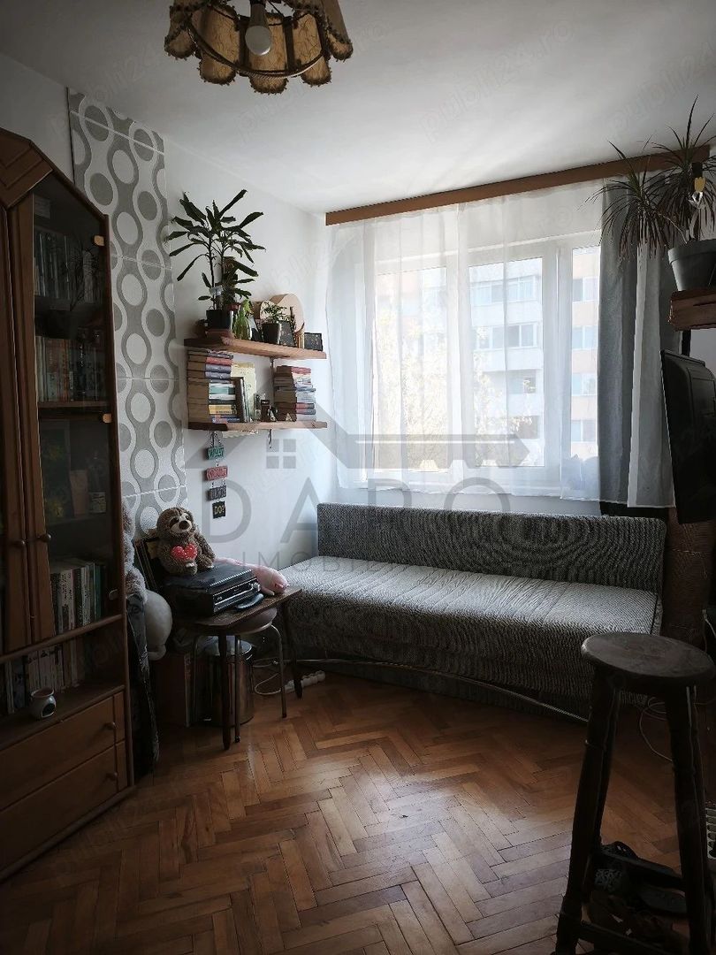 vând apartament cu 3 camere in Tudor zona Fortuna - Poză 4