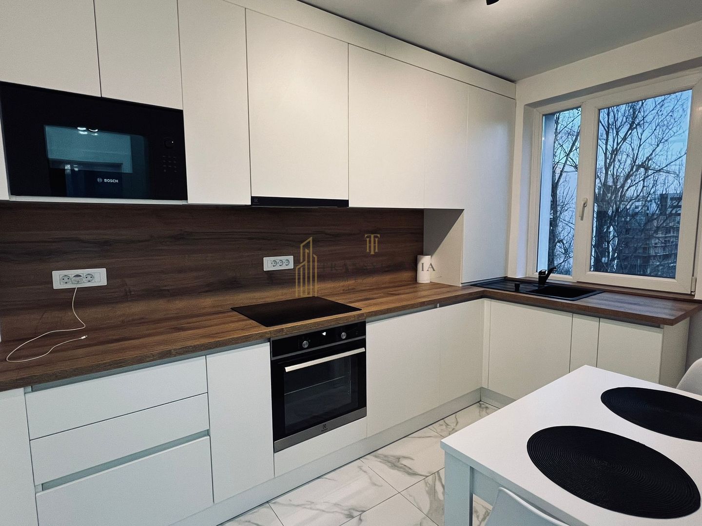 Apartament complet renovat – 2 camere, Zona Rahovei - Poză 1