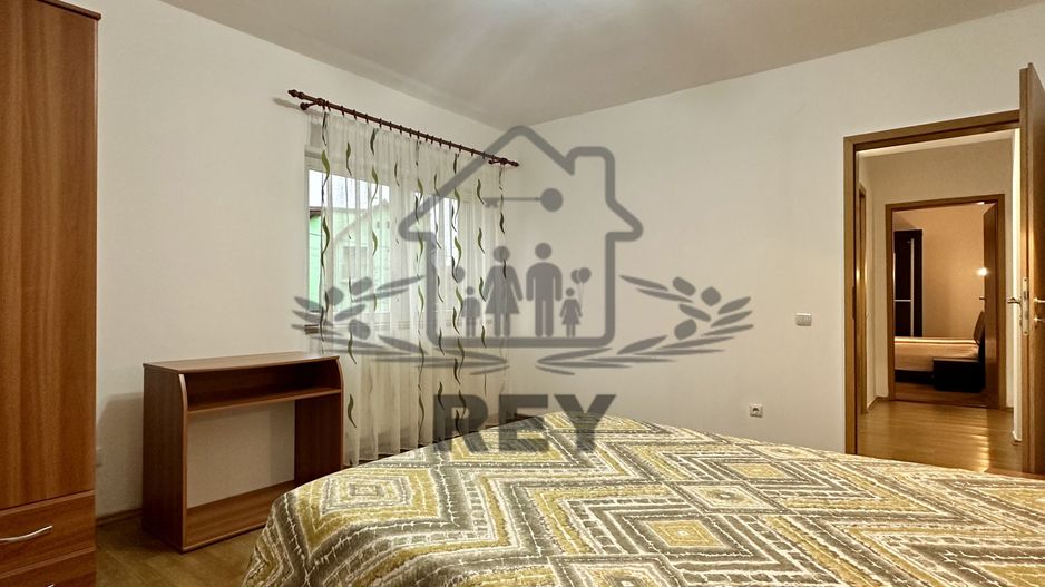 Apartament 4 camere cu garaj zona Strand- V.Aurie - Poză 8