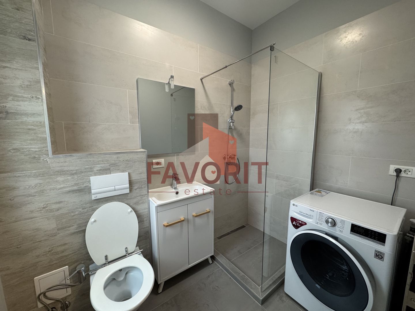 Duplex despartit prin garaj. Zona centrala - langa padure. Mobilat si utilat - Poză 14