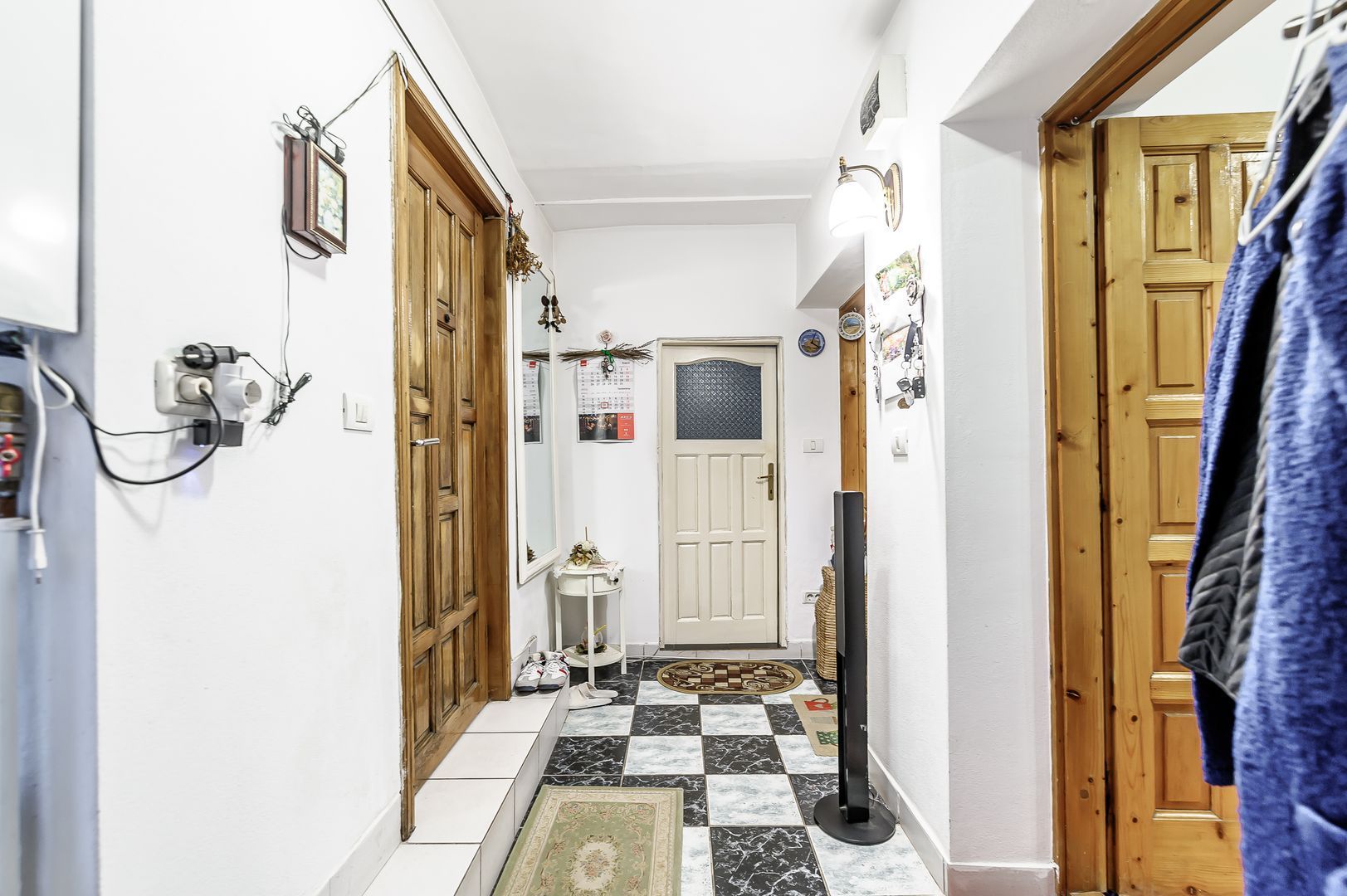 Casă cu 2 apartamente la un pas de centrul orașului! - Poză 5