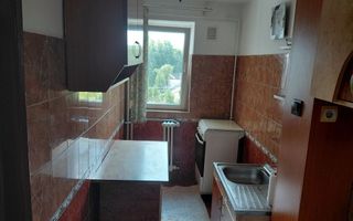 Apartament 2 camere semidecomandat, mobilat, zona Tătărași - Poză 1
