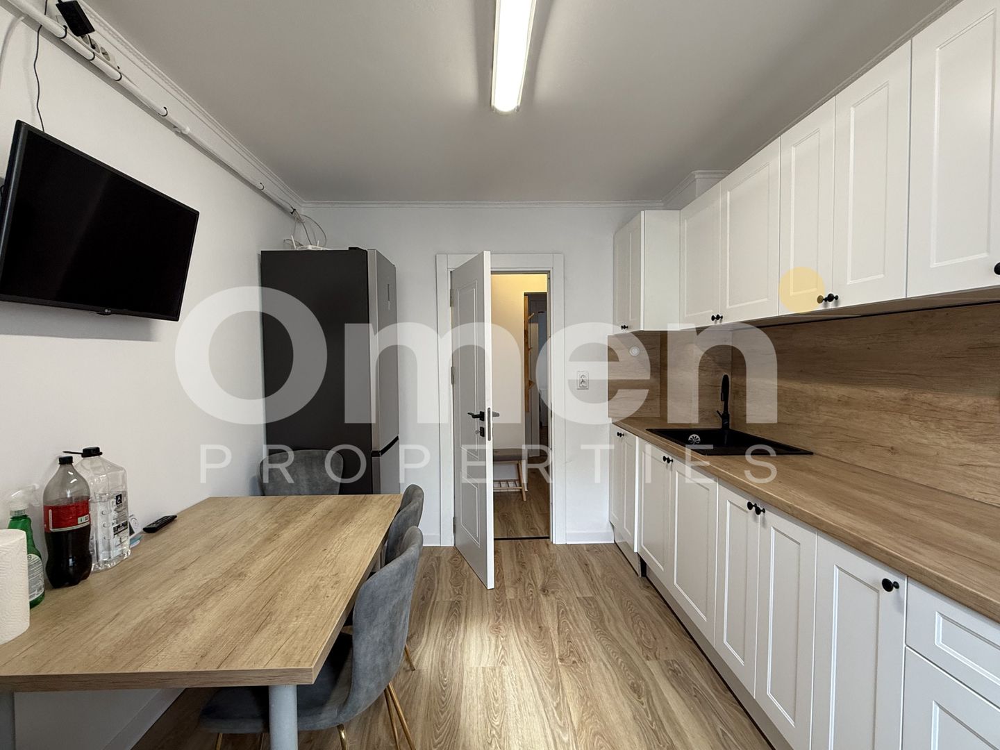 Apartament 3 camere decomandat, etaj 1,  zona centrală - Poză 6