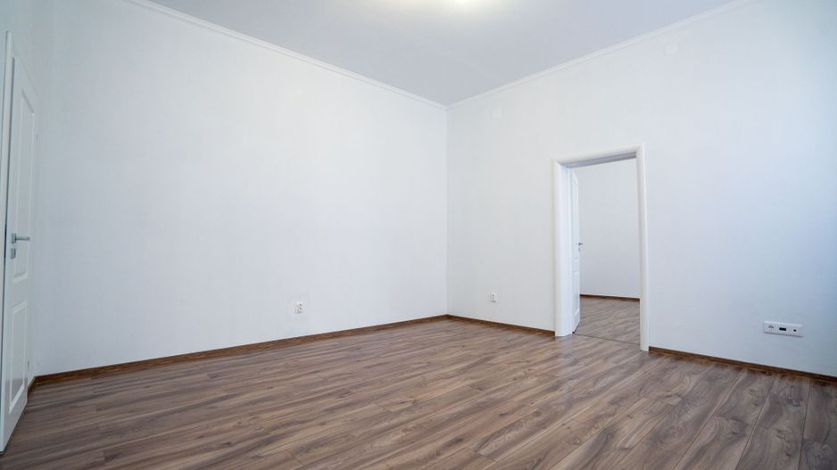 Apartament cu 2 camere, casă la curte comună – Central, Oradea - Poză 10