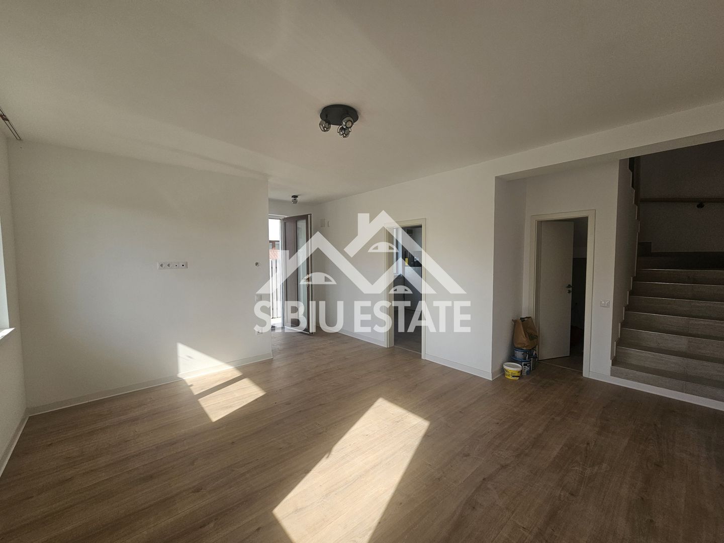 Casa de inchiriat, 4 camere, 2 bai, Sibiu Calea Cisnadiei - Poză 10