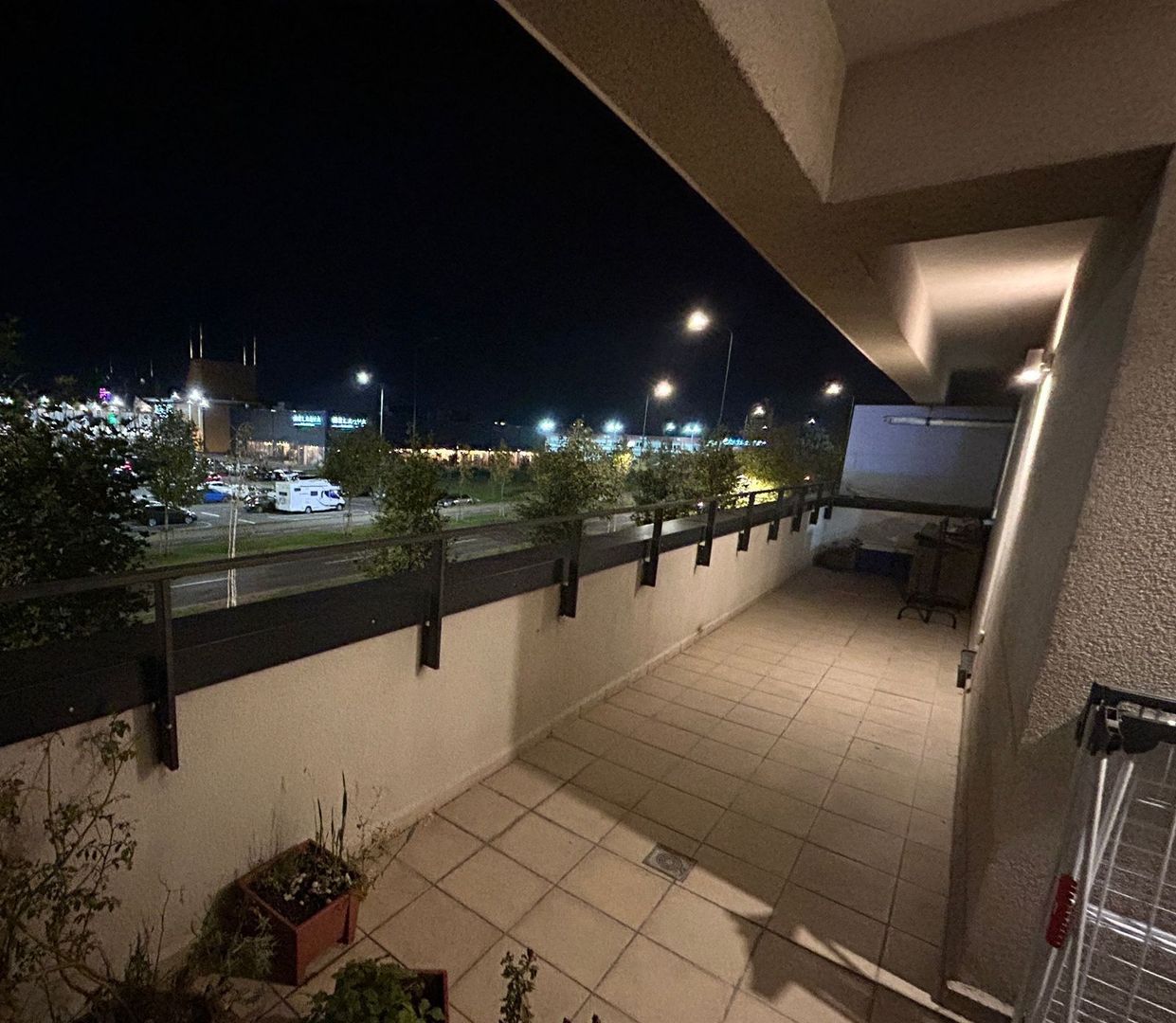 Inchiriere apartament 3 camere cu terasa de 50 mp Kasper - Poză 4