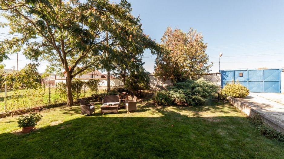 Casa visurilor cu livada roditoare si gradina amenajata - Poză 11