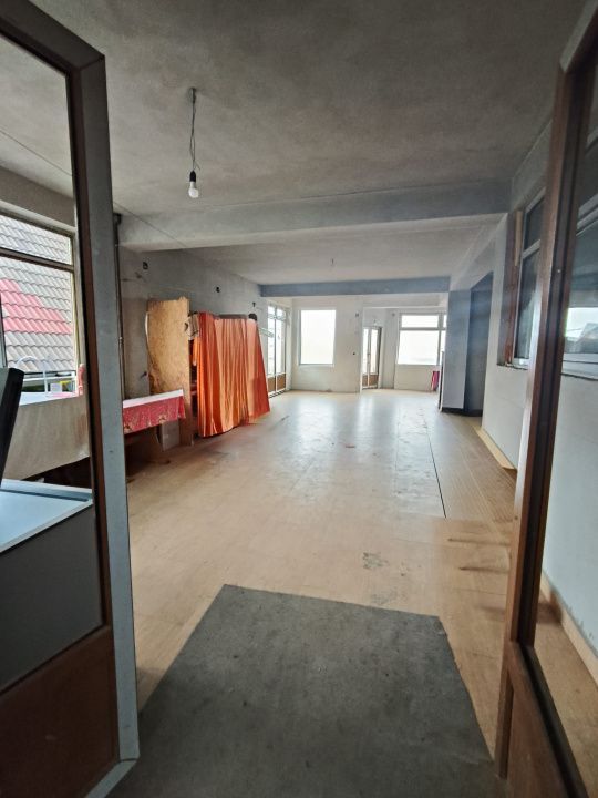 Pensiune de vânzare în Rânca – oportunitate rară lângă pârtia M1 - Poză 14