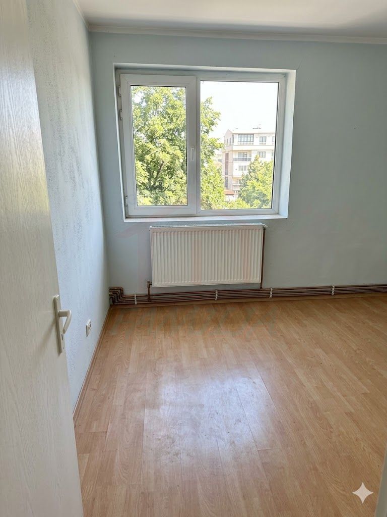 Vanzare apartament 3 camere, Mazepa 1, 61 mp, 75.000 EURO - Poză 5