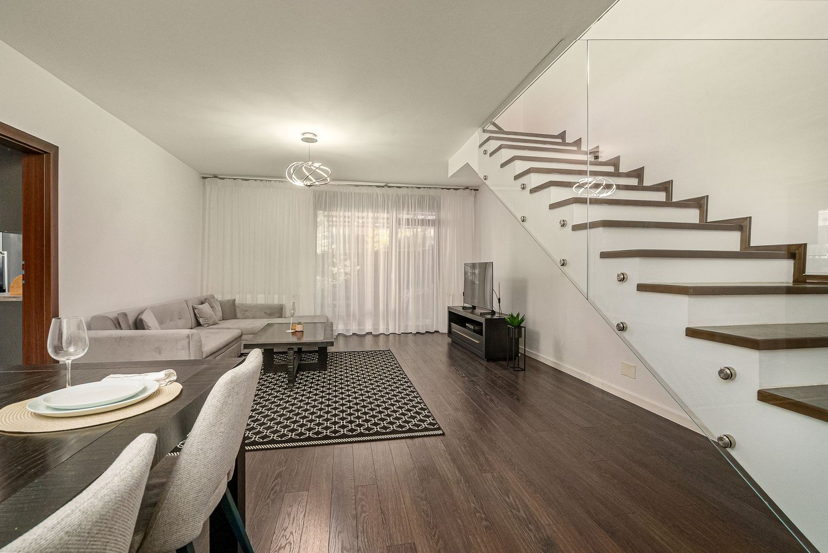 Casă ideală pentru familie–4 camere, curte amenajată, complex privat-securizat - Poză 9