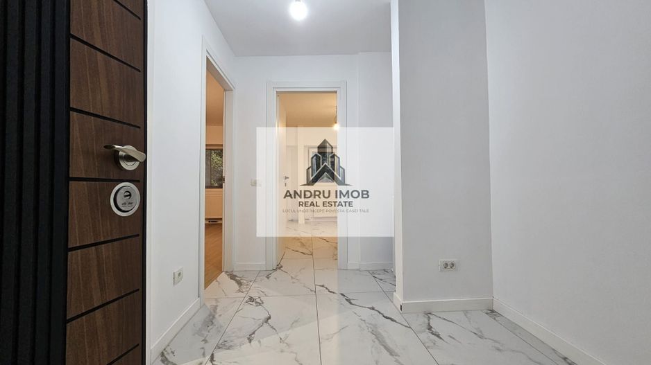 Premium: Garsonieră Decomandată la Metrou Apărătorii Patriei (370m) - Poză 1