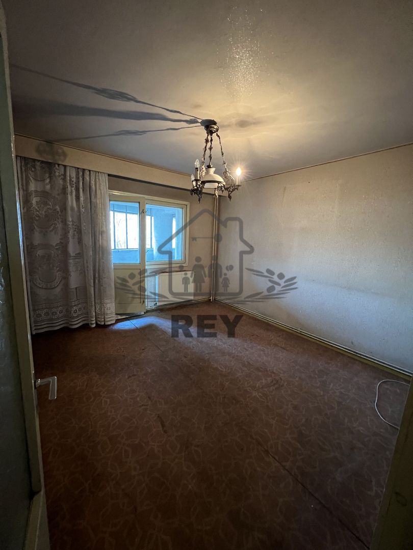 Apartament 4 camere decomandate 4 balcoane etaj 1 Str. Bâlea/Sibiu - Poză 3