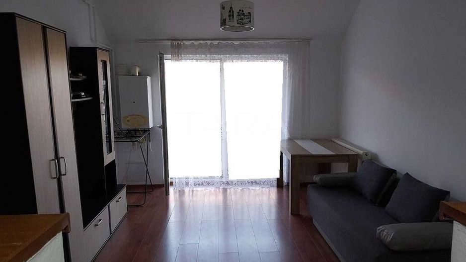 Apartament decomandat – etaj 2, compartimentare practică. - Poză 1