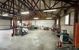 Hala disponibila - 180mp  - Bariera Valcii