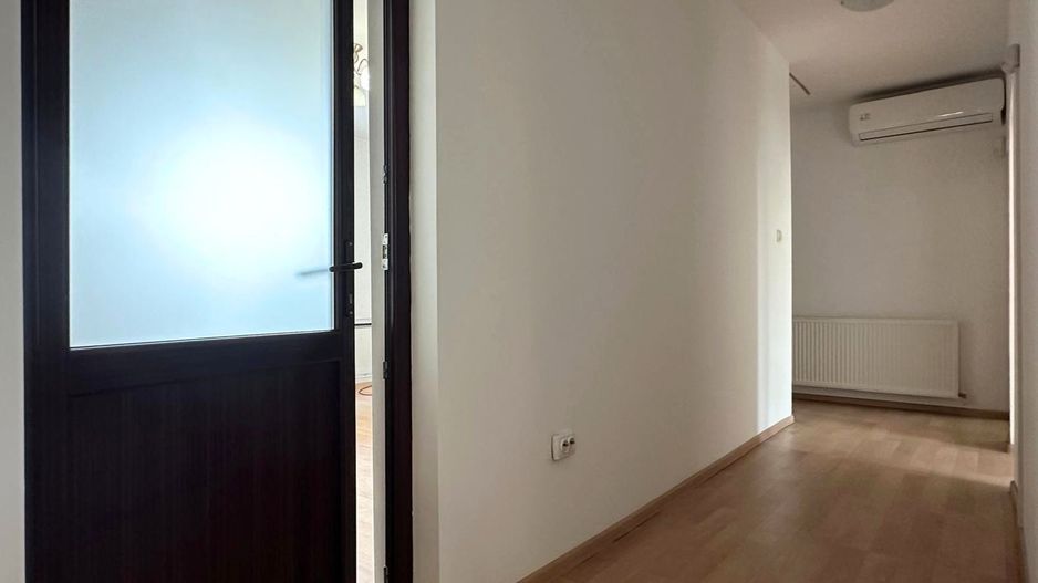 Casă complet renovată cu 4 camere și garaj generos Băneasa, Sector 1 - Poză 9