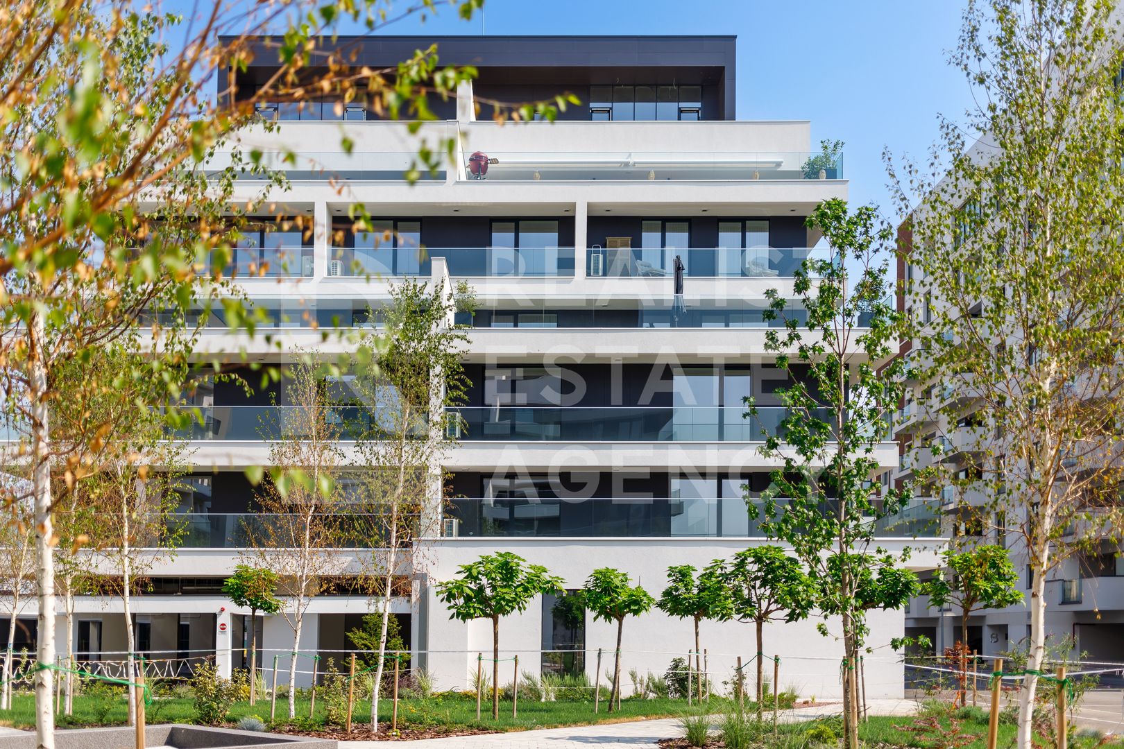 Apartament cu 2 camere, Becali Imobiliare, București, Pipera - Poză 1